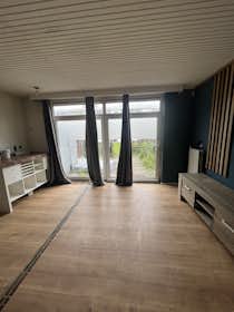 Приватна кімната за оренду для 595 EUR на місяць у Zaandam, Clusiusstraat