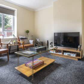 Maison à louer pour 6 400 £GB/mois à Woking, Gloster Road