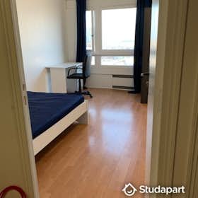 Private room for rent for €750 per month in Paris, Avenue d'Ivry