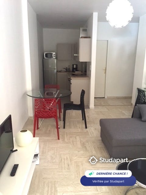 Apartment for rent for €1,750 per month in Cap-d’Ail, Avenue de la Gare