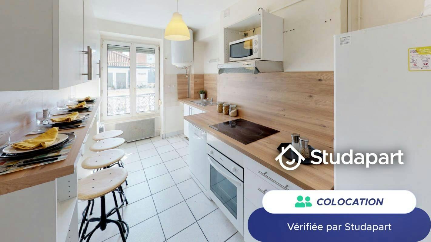 Private room for rent on Avenue Jean Jaurès, Lyon - Plus
