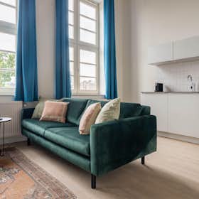 公寓 正在以 €1,450 的月租出租，其位于 Rotterdam, Sikkelstraat