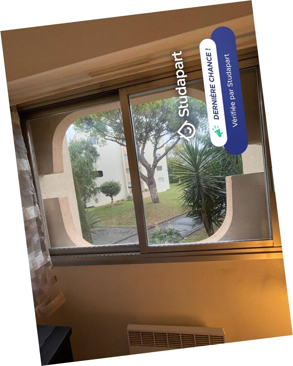 Квартира сдается в аренду за 620 € в месяц в Antibes, Chemin des Plateaux Fleuris