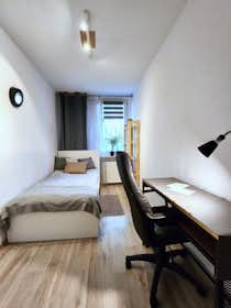 私人房间 正在以 PLN 1,700 的月租出租，其位于 Warsaw, ulica Konduktorska