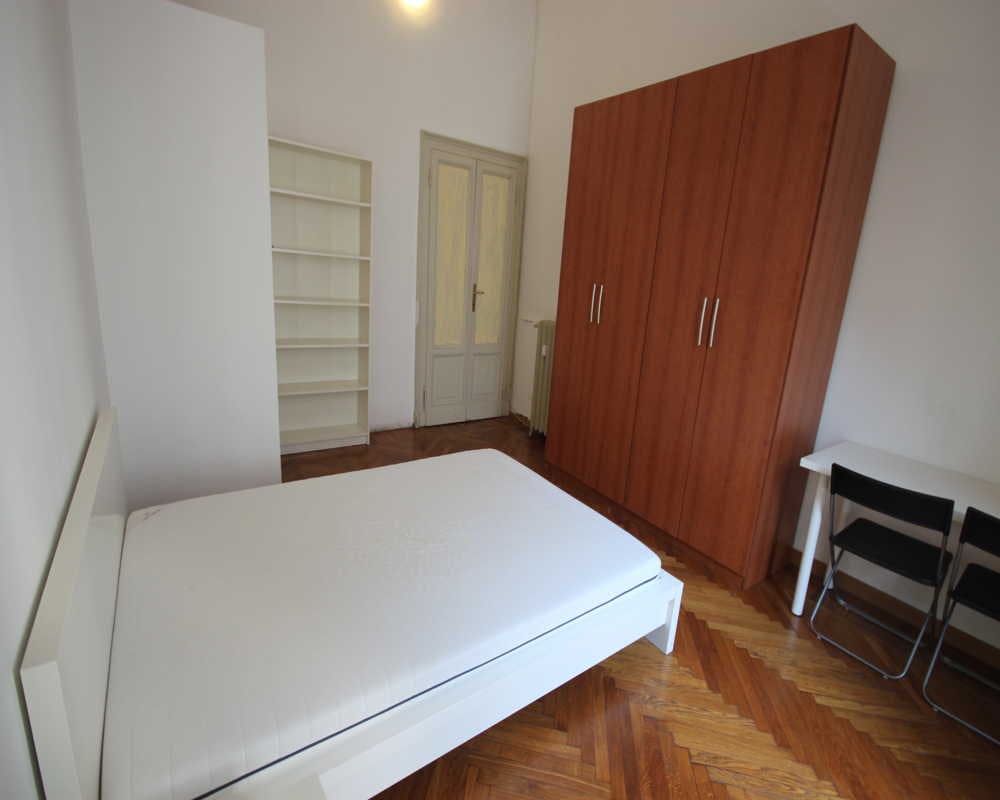 Piazza Ventiquattro Maggio, Milan preview