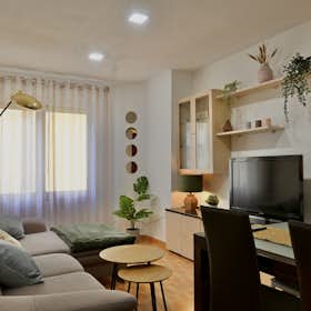 Apartment for rent for €2,400 per month in Madrid, Calle de Recoletos