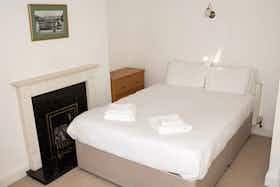 Квартира сдается в аренду за 3 000 £ в месяц в Brighton, Regency Square