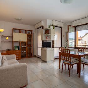 Apartment for rent for €1,500 per month in Casalecchio di Reno, Via Francesco Cilea