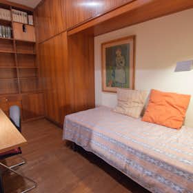Private room for rent for €500 per month in Barcelona, Avinguda de la República Argentina