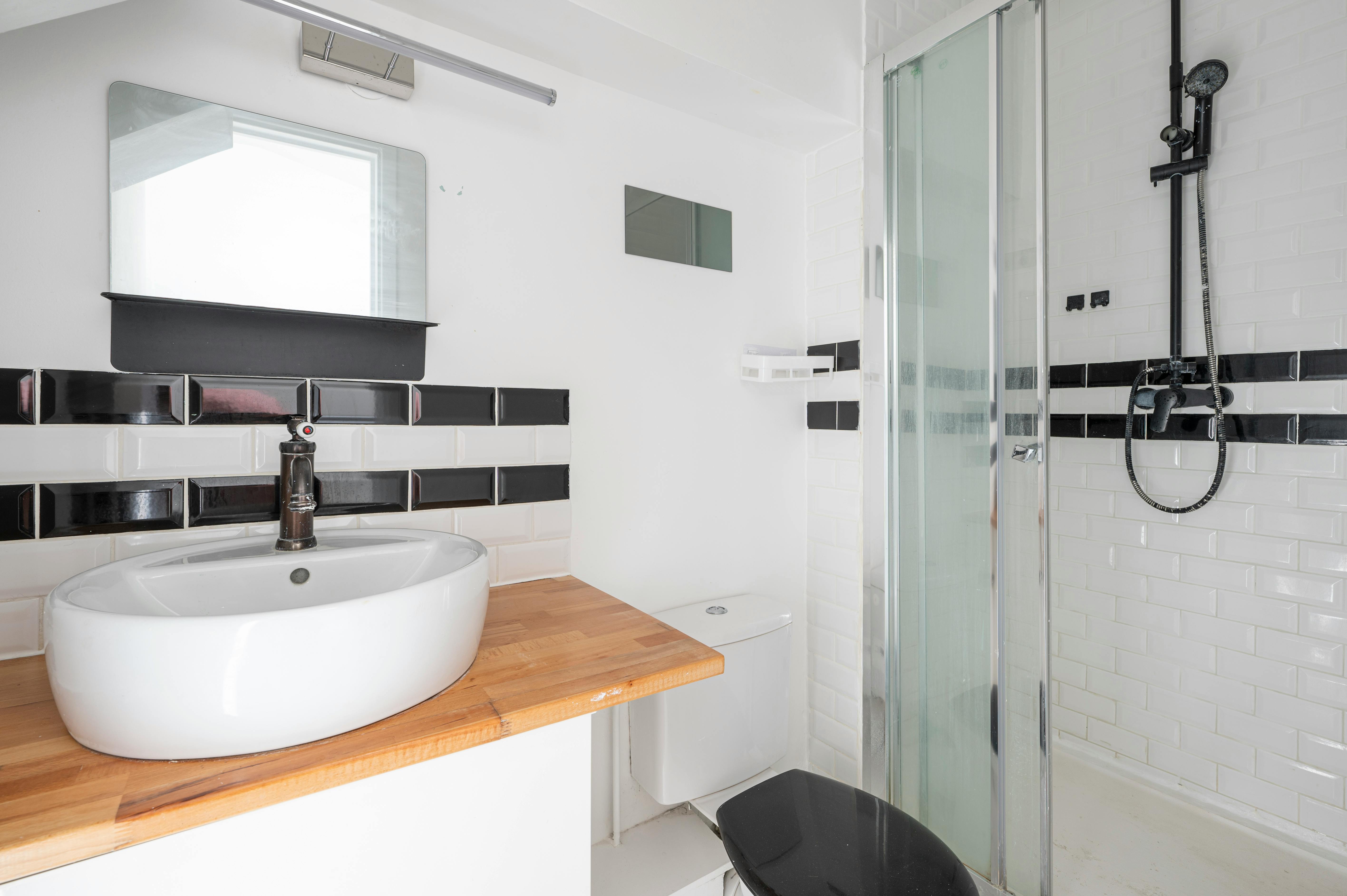 Single room Paris, 1 bed, 21m² — photo 16