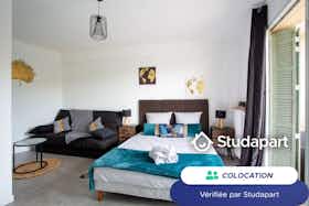 私人房间 正在以 €470 的月租出租，其位于 Nice, Route de Grenoble