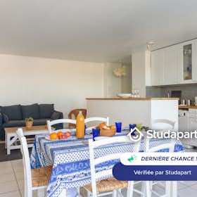 Apartment for rent for €1,500 per month in Marseille, Traverse Petroccochino