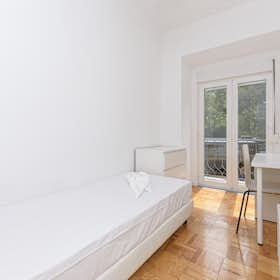 Private room for rent for €641 per month in Lisbon, Estrada das Laranjeiras