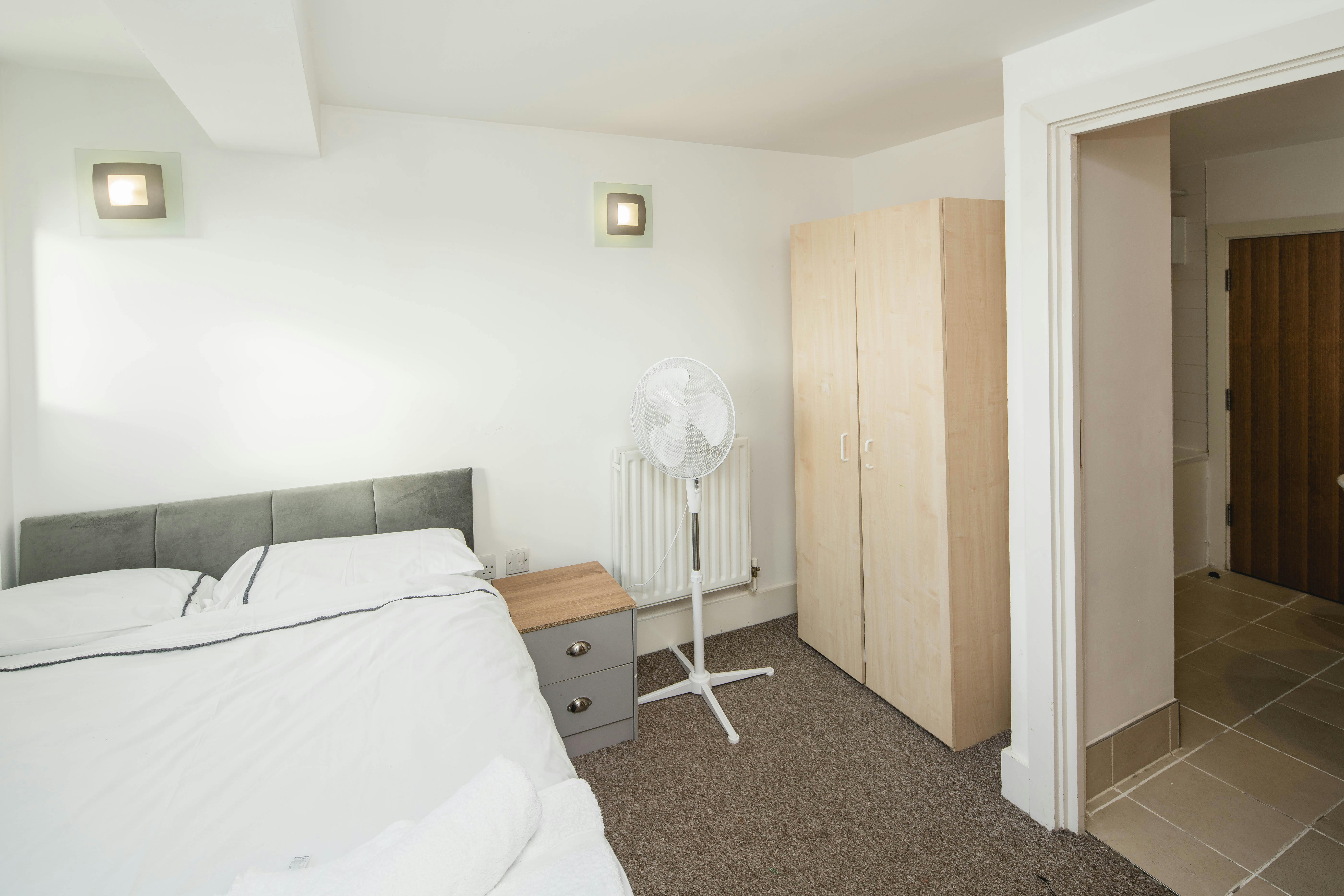 Apartment for rent for £3,900 per month in London, Cadogan Road