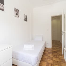 Private room for rent for €625 per month in Lisbon, Estrada das Laranjeiras