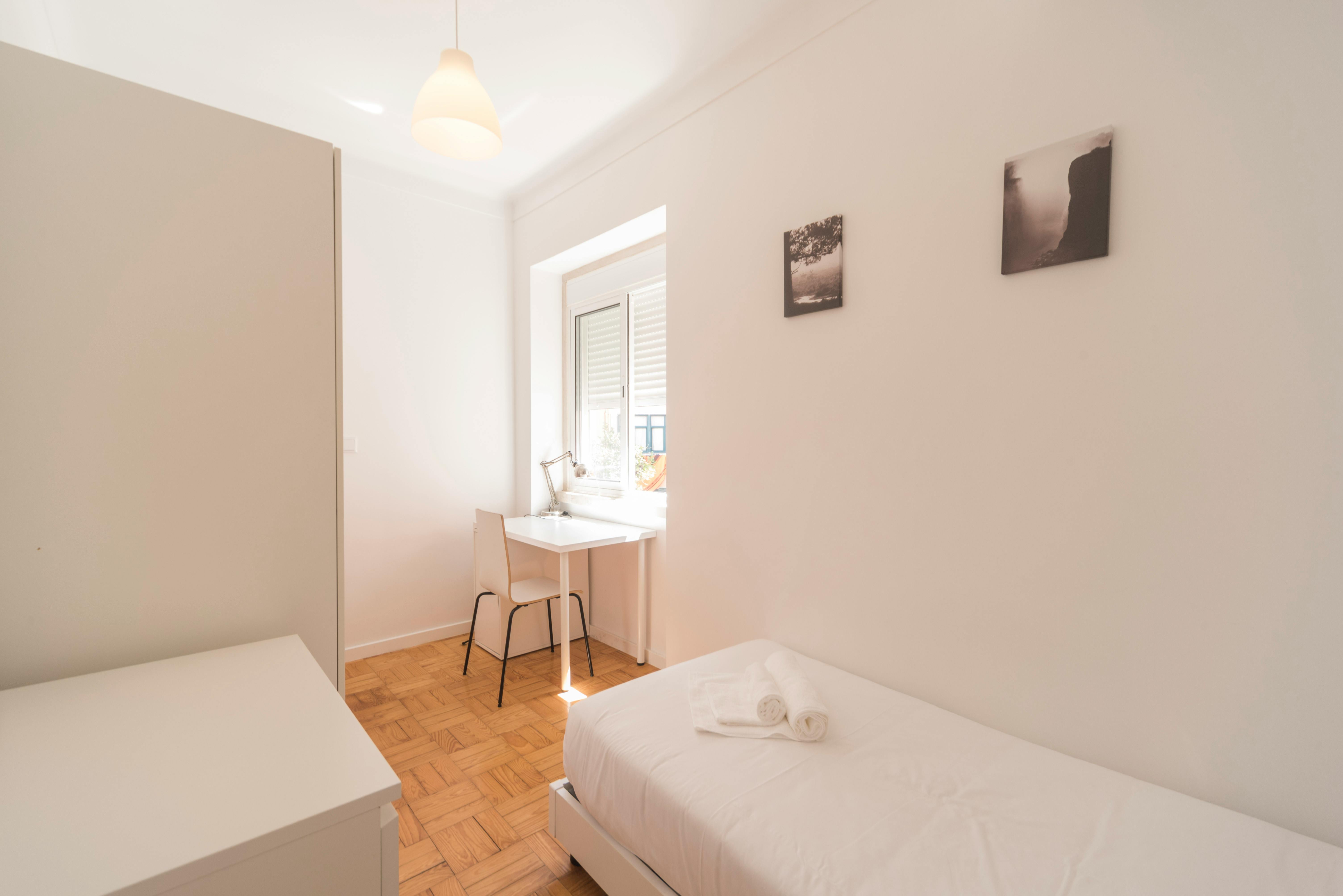 Estrada das Laranjeiras, Lisbon preview