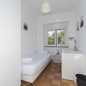 Private room for rent for €625 per month in Lisbon, Estrada das Laranjeiras
