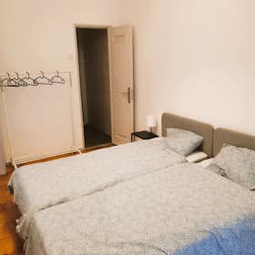 WG-Zimmer for rent for 600 € per month in Sintra, Rua Marechal Gomes da Costa