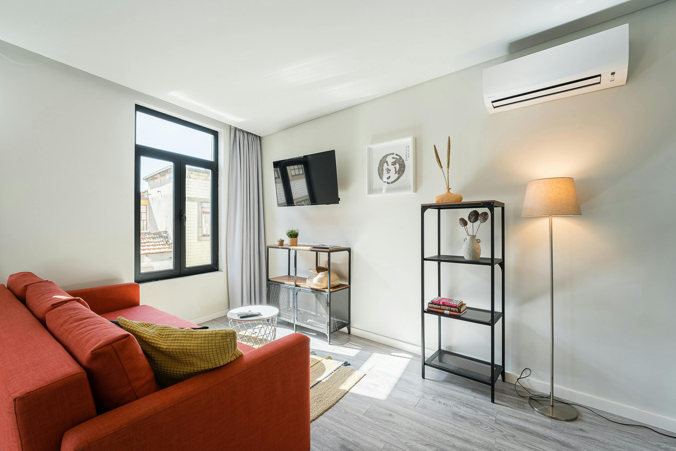 公寓 正在以 €8,000 的月租出租，其位于 Vila Nova de Gaia, Rua do General Torres