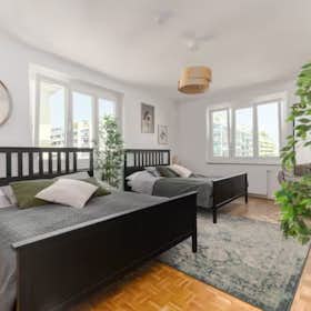 Apartment for rent for €2,807 per month in Vienna, Keplergasse