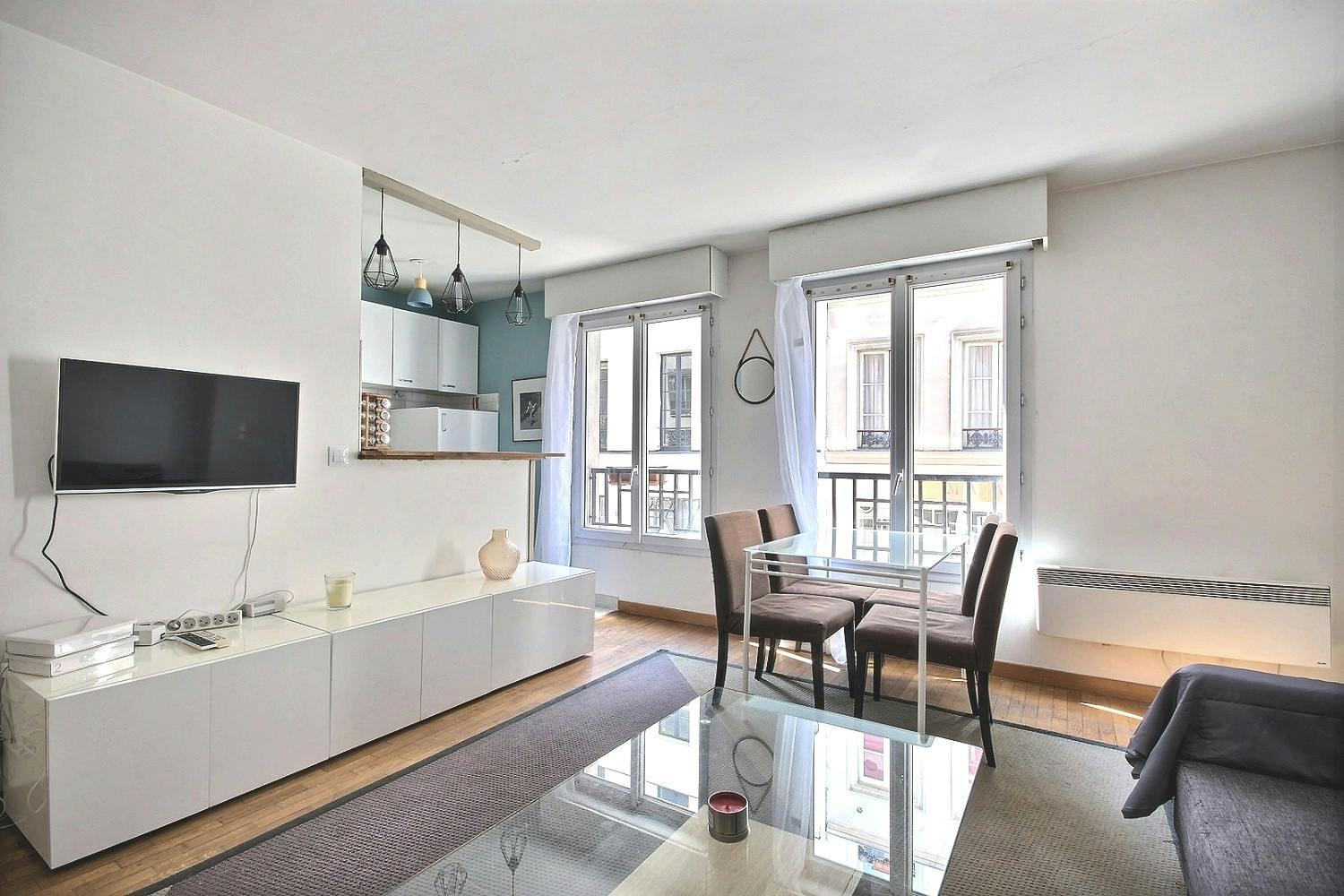 Apartment for rent for €1,933 per month in Paris, Rue Froissart