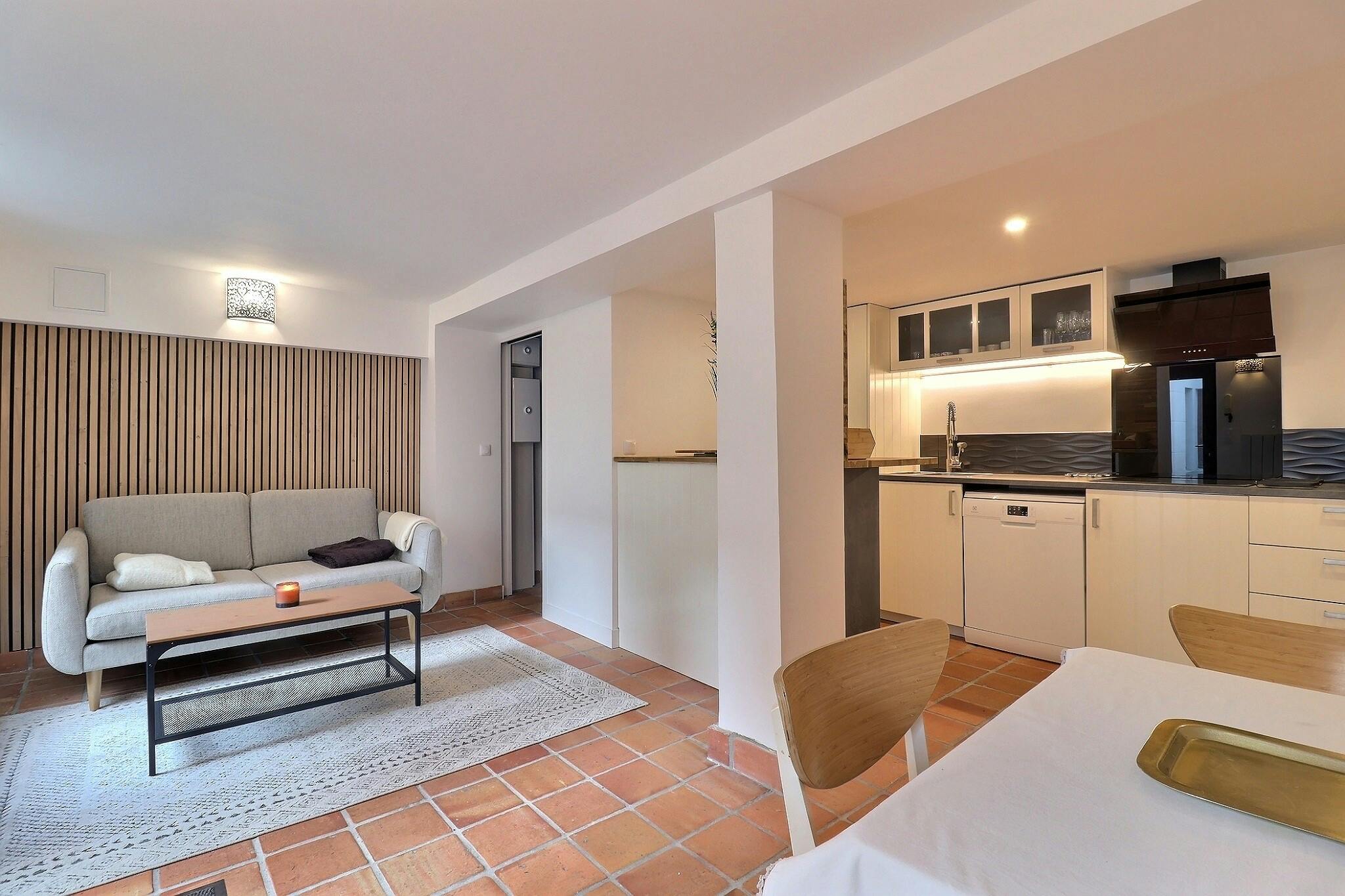 Apartment for rent for €3,710 per month in Paris, Rue Villiers de l'Isle Adam