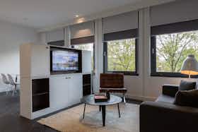公寓 正在以 €3,000 的月租出租，其位于 The Hague, Stadhoudersplantsoen
