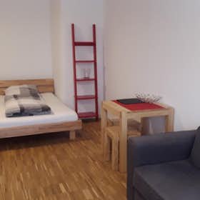 Studio for rent for €950 per month in Düsseldorf, Benedikt-Schmittmann-Straße