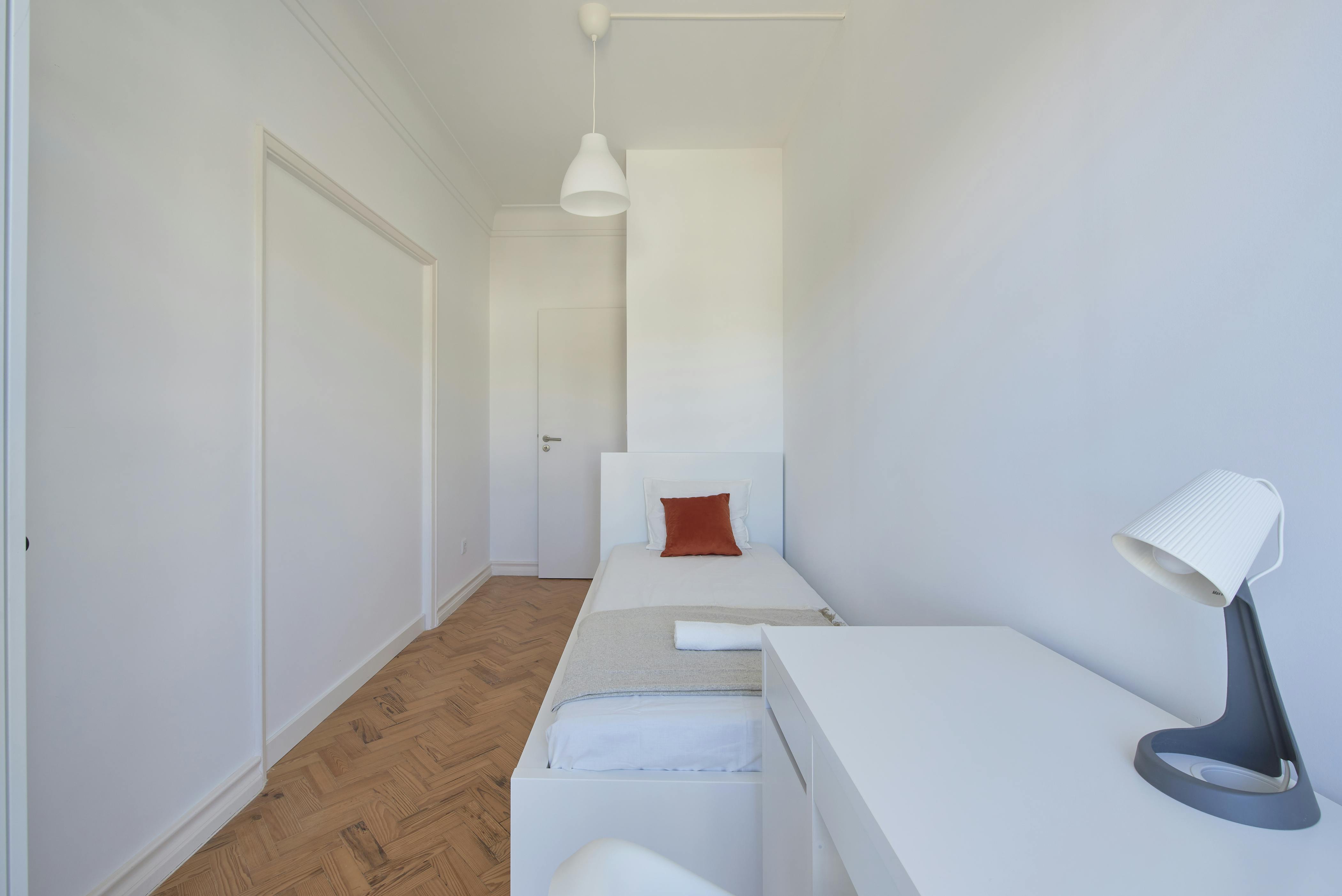 Rua Jorge Ferreira de Vasconcelos, Lisbon preview