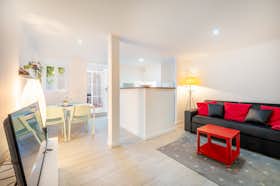 Apartment for rent for €1,230 per month in Lisbon, Rua das Beatas