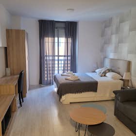 Studio for rent for 5.000 € per month in Málaga, Calle Dos Aceras
