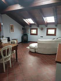 私人房间 正在以 €500 的月租出租，其位于 Piovene Rocchette, Via Preazzi di Sotto
