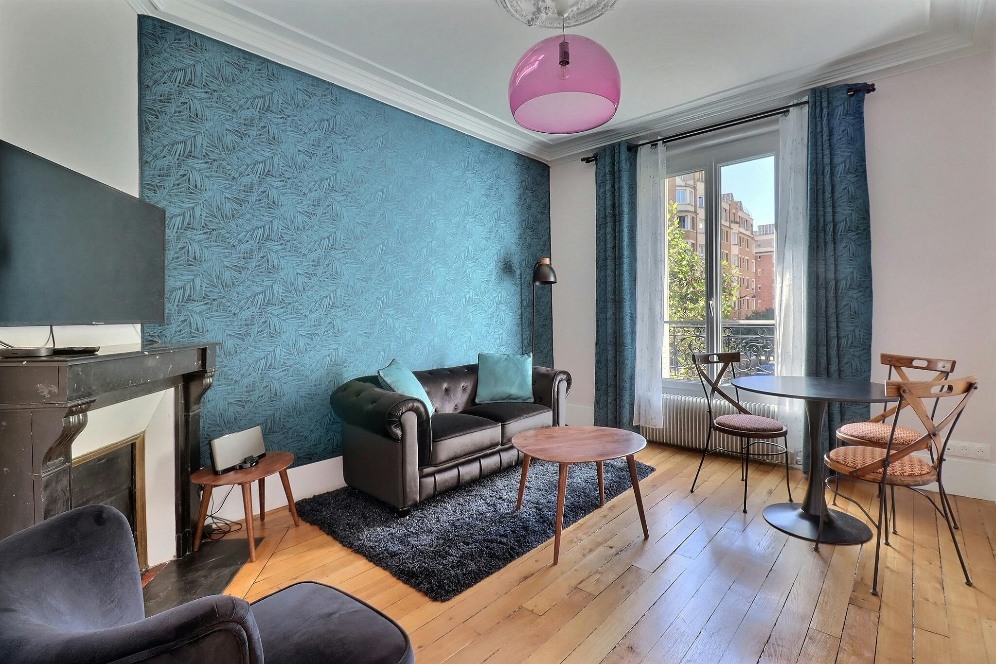 Apartment for rent for €2,046 per month in Paris, Boulevard Brune