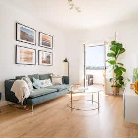 Apartment for rent for €1,600 per month in Aljezur, Urbanização Arrifamar