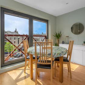 Lägenhet att hyra för 3 000 GBP i månaden i Edinburgh, Timber Bush