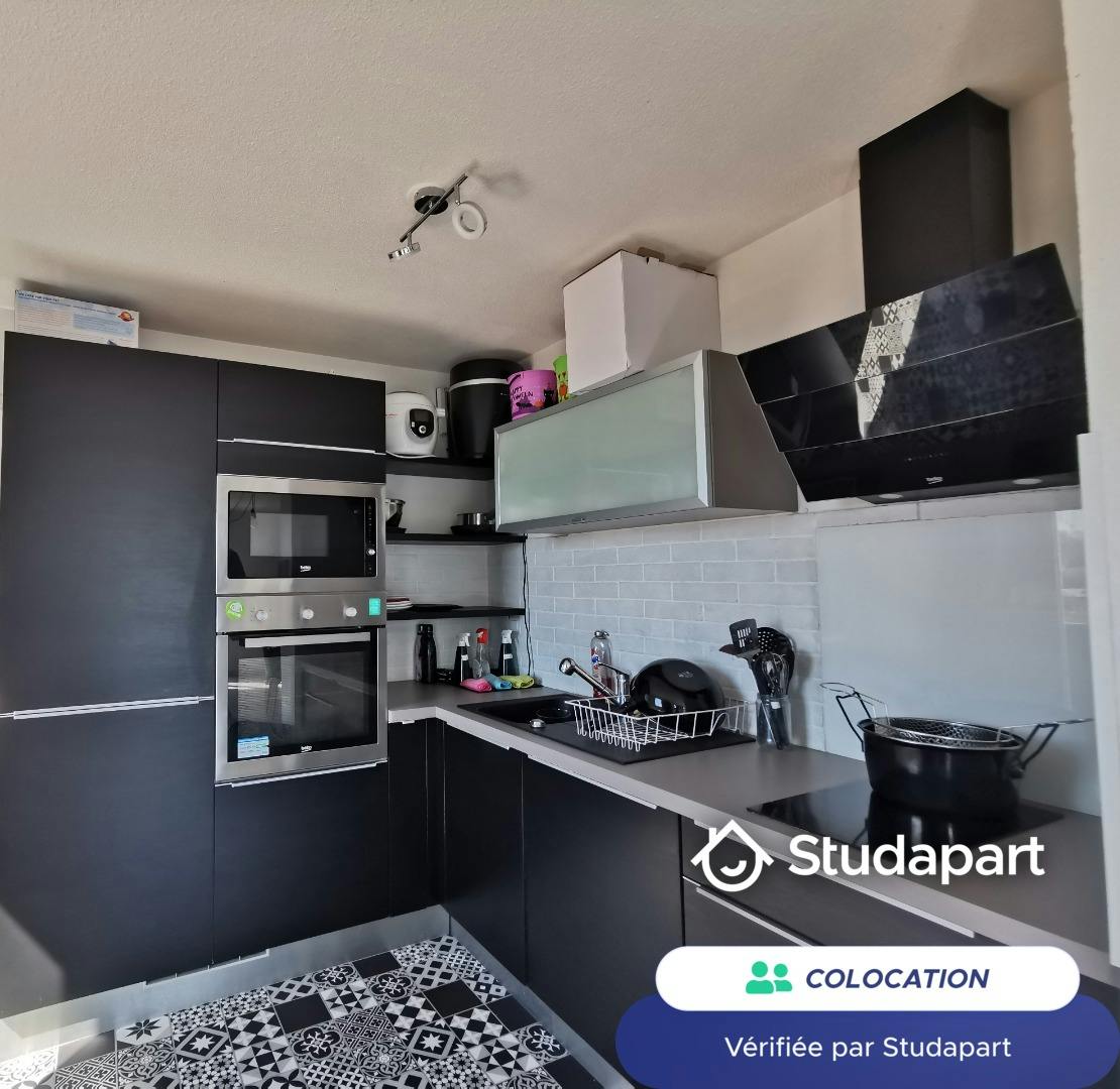 Private room for rent on Avenue de Labarde, Bordeaux