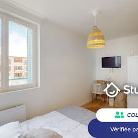 Private room for rent for €465 per month in Dijon, Boulevard Maréchal Gallieni