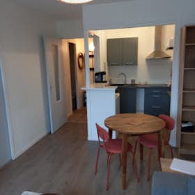 Apartamento for rent for 720 € per month in Pau, Avenue Jean Mermoz