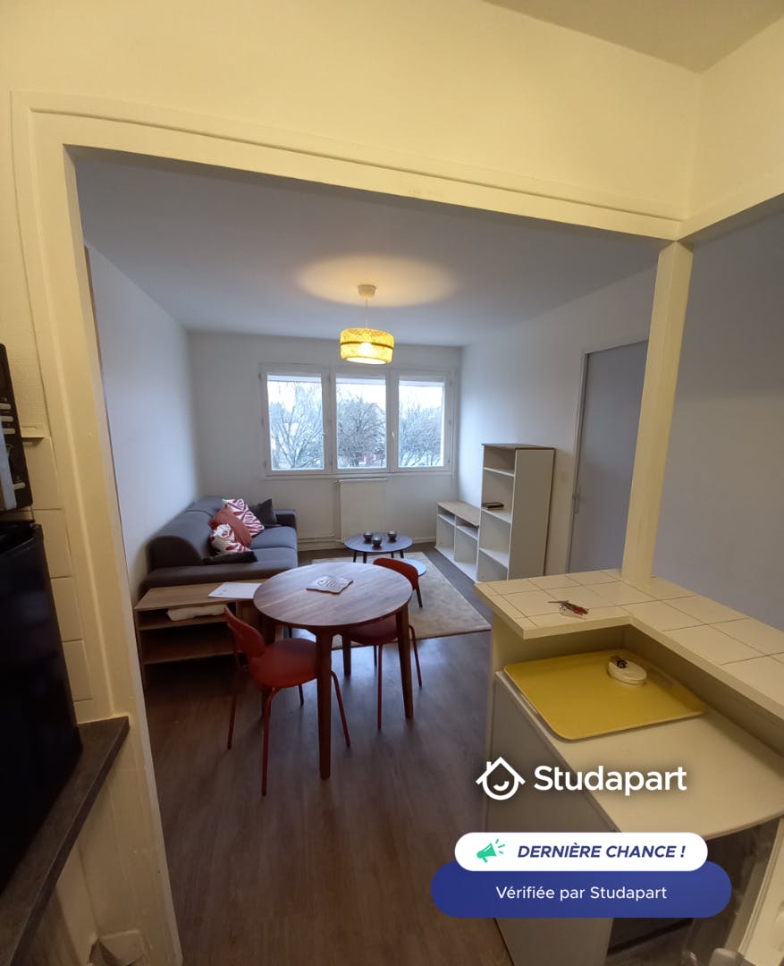 Lägenhet att hyra för 670 € i månaden i Pau, Avenue Jean Mermoz