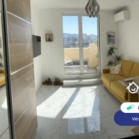 Apartment for rent for €895 per month in Nice, Avenue Auber