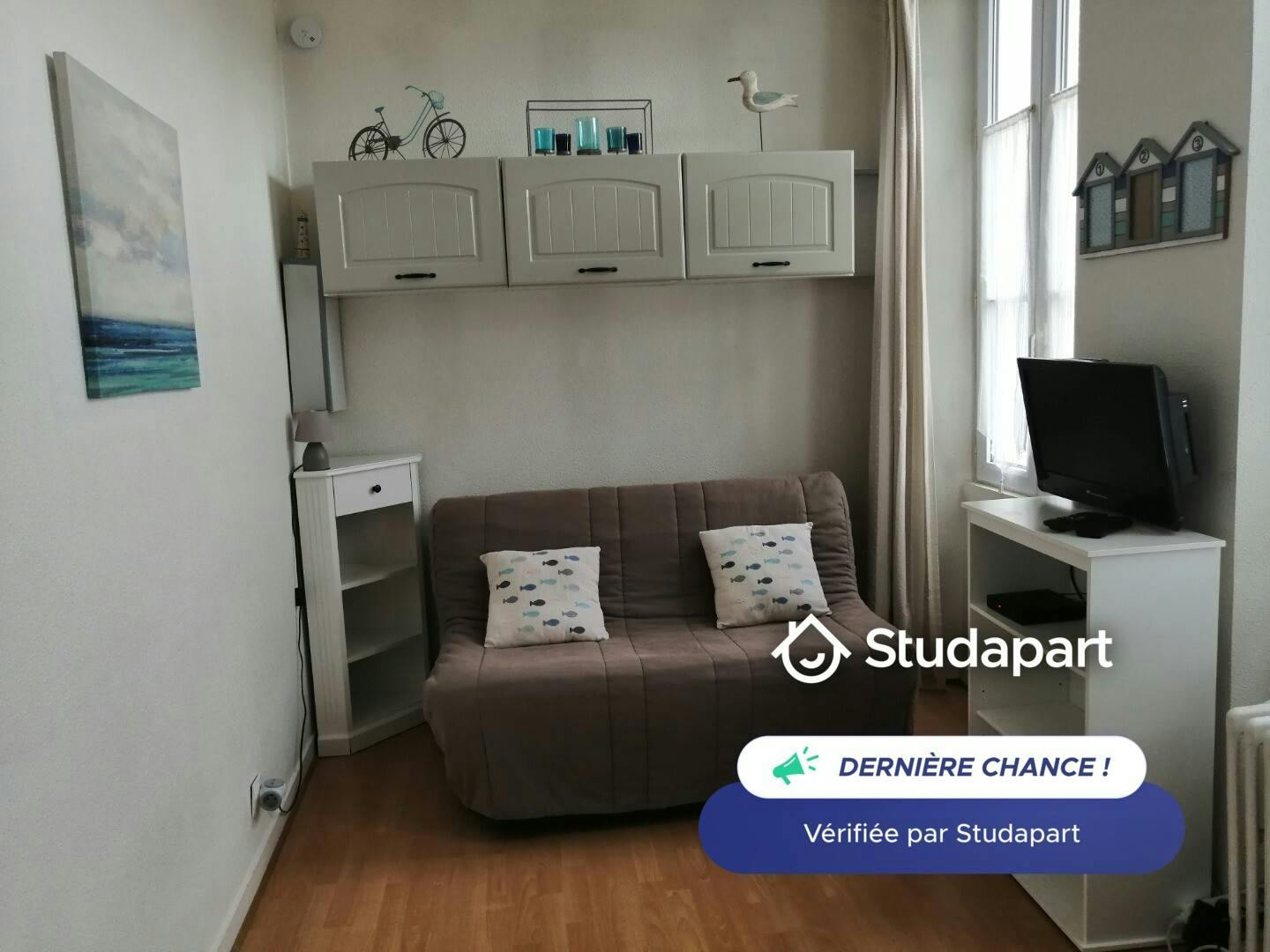 Apartment for rent for €520 per month in La Rochelle, Rue du Collège