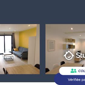 Private room for rent for €420 per month in Croix, Rue Chevreul
