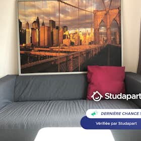 Apartment for rent for €550 per month in Lille, Rue d'Iéna
