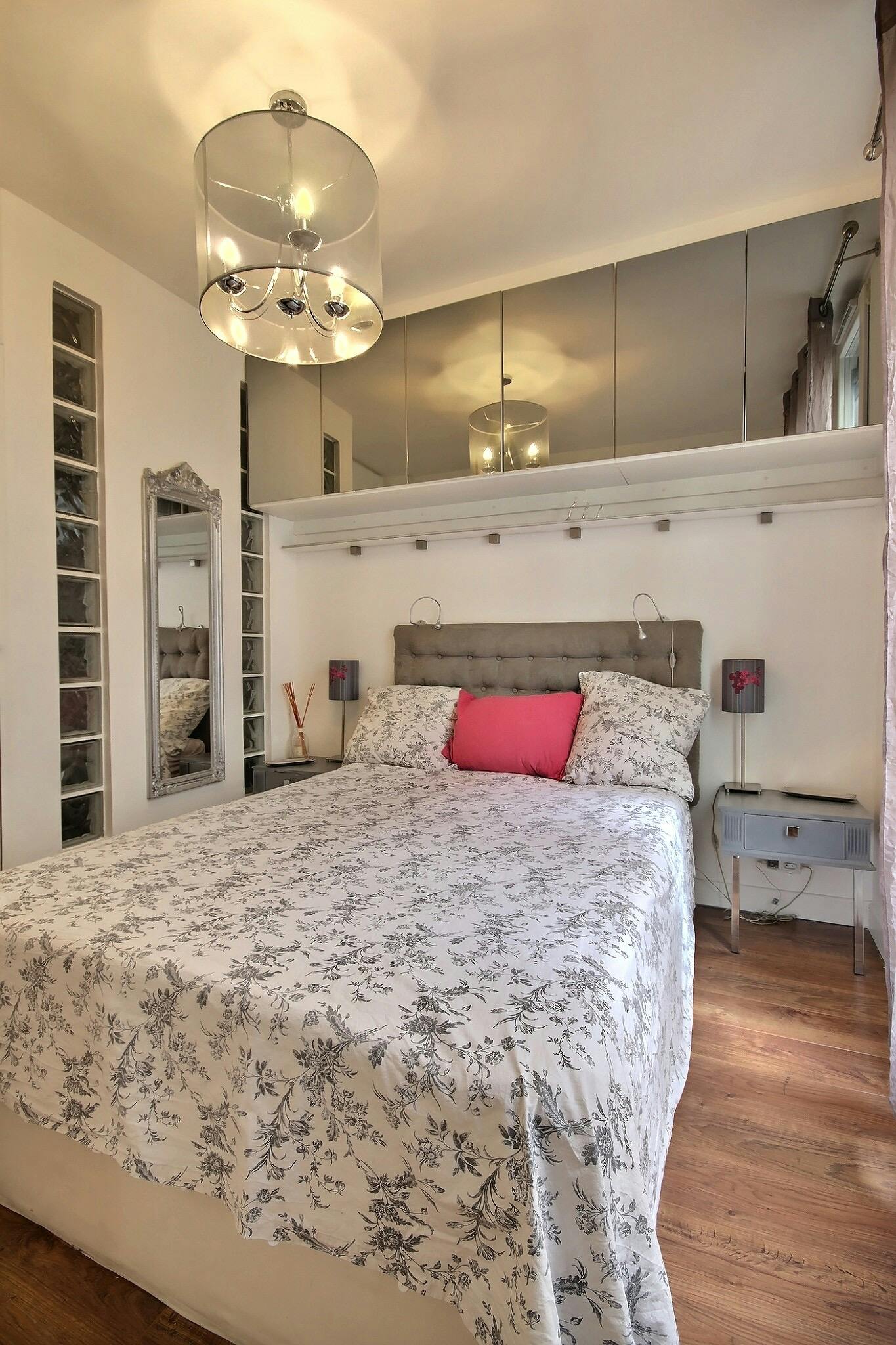 Rue de Varenne, Paris preview