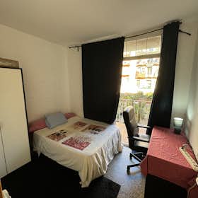 Private room for rent for €600 per month in Barcelona, Carrer de Santa Madrona