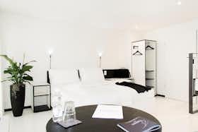 Studio for rent for CHF 1,850 per month in Regensdorf, Feldstrasse