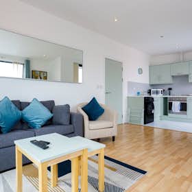 Apartment for rent for €3,510 per month in Liverpool, London Road