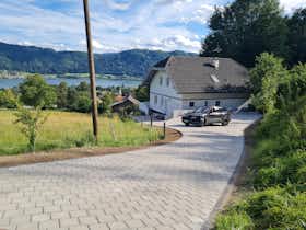 Lägenhet att hyra för 1 800 € i månaden i Steindorf am Ossiacher See, Leitenweg