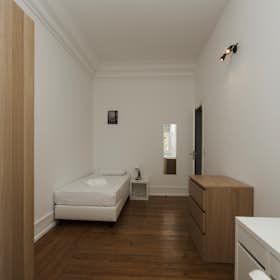 Private room for rent for €677 per month in Lisbon, Avenida António Augusto de Aguiar