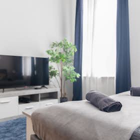 Apartment for rent for €2,542 per month in Vienna, Columbusgasse